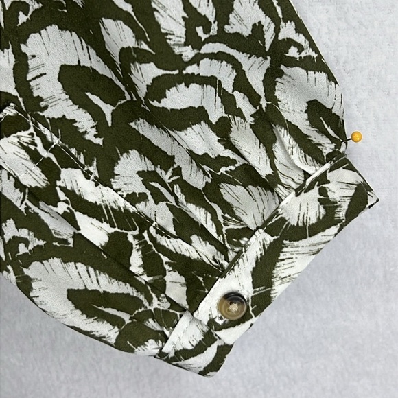 Jach’s Girlfriend Blouse Sz M Olive & Cream Polyester Button Front 3/4 Like New - Picture 5 of 12